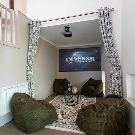 Apartment The Belfry Lookout! With Free Onsite Parking! Middlesbrough