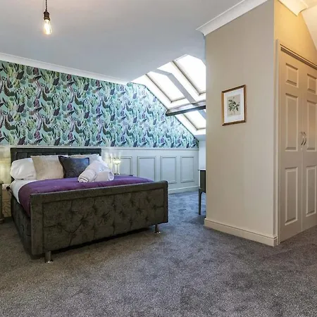 Apartment The Belfry Lookout! With Free Onsite Parking!