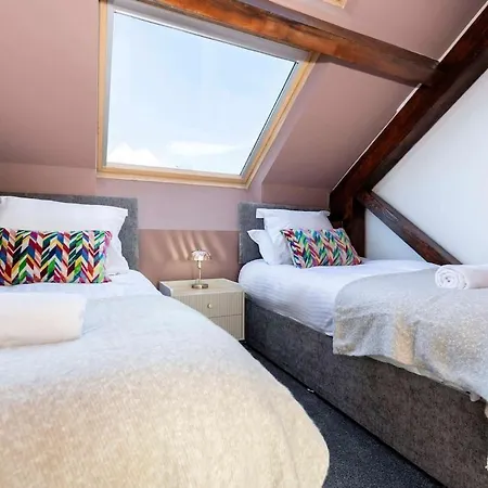 Apartment The Belfry Lookout! With Free Onsite Parking! *